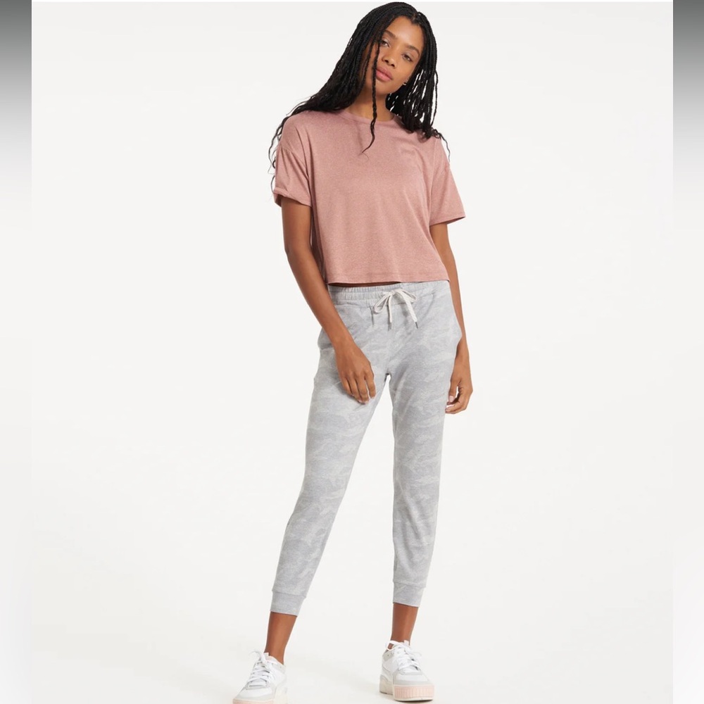 Vuori Performance Dreamknit Joggers in Pale Heather Camo